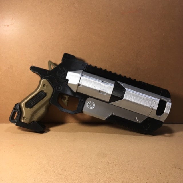 WINGMAN / Apex Legend Style Pistol / FULL SIZE / Replica Blaster / Actual 1:1 Scale Pistol Handgun Cosplay / Gamer Gift Prop Gun